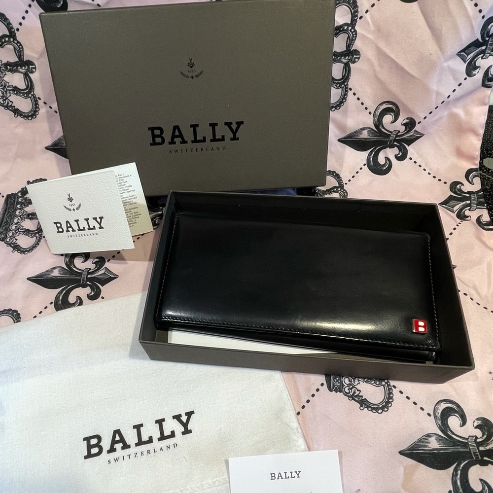 Bally Long wallet w/coin pocket Auth